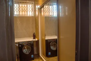 Lovely 1-Bedroom home in Tema - Community 3 - Image 2