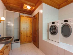 Centrally located fantastic group apartment - Image 3