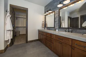 Cozy Suncadia Home On 18th Hole with hot tub!! - Image 4