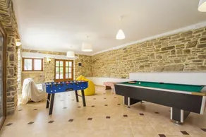 Amplia villa con piscina en el interior del este de Istria - Image 2