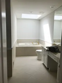 Maison familiale privée de 4 chambres avec piscine et tennis sur 1 acre, à 12 minutes de la plage Rogers - Image 3
