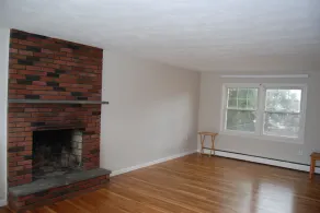 Belle maison récemment rénovée dans un quartier résidentiel calme - Image 3