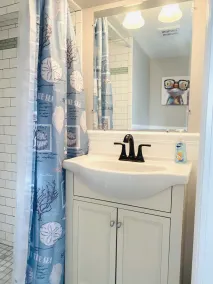 2BR 1BT Newly  renovated OPEN FLOOR PLAN. 450 ft from the beach and boardwalk! - Image 4