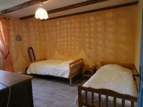 Gite 5 personnes dans un mas en pierre,piscine,  propriété 10Ha, vue panoramique - Image 4