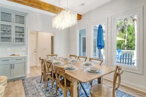 Lovely and spacious, renovated with a private pool - Image 5