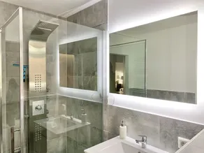 Modern & top equipped apartment with private garden - Image 3