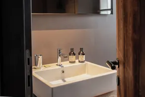 HAUS PA 'SEFN ACCOMMODATION \"TOUCH EARTH\" - Image 3