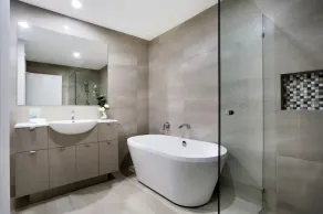 Relaxed living in luxury surrounds. - Image 4