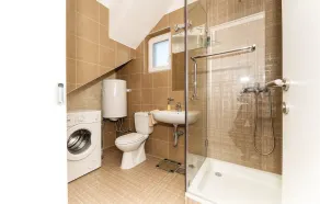 Cozy Apartment In Miskovici With Wifi - Image 2