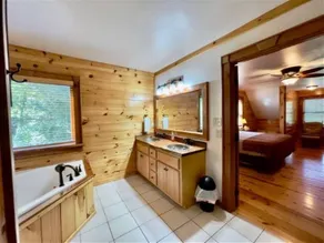 Hawg Hideaway, near ‘Tail of the Dragon’ & Deals Gap - Image 2