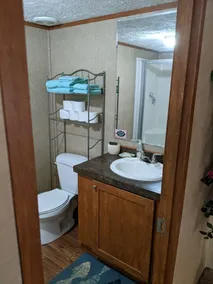 Entire residential home on 3 acres in quiet neighborhood, Clemson/Liberty area - Image 4