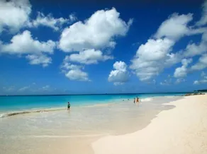 Relaxing, Amazing beach, pool, Cheap cars, quiet area, surfers paradise 2 - Image 3