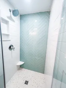Adorable Bayfront Cottage; Heated Pool - 2 Bed & 2 Bath - Image 4