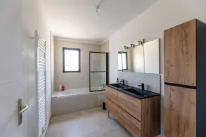 Les Embruns - Comfortable new house 2 minutes walk from the beach - Image 2