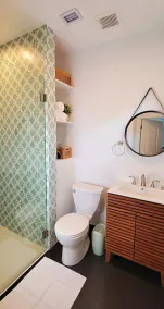Modern 3 bed/2 bath House by Coco Walk w/ Private Cozy Deck(Family/Pet-friendly) - Image 2