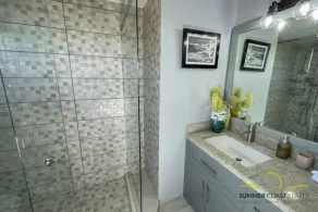 Front Row Center!!! ON THE BEACH, 5BR, Private Pool & Tiki Bar - Image 2