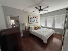 House with large deck, walking distance to Historic Downtown Winter Garden - Image 5