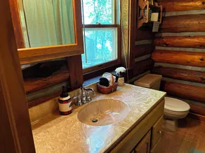 Charming Log Cabin on Beautiful Lake Butterfield - Image 3