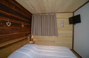 Chalet avec jacuzzi et sauna | Vue montagne - Image 4