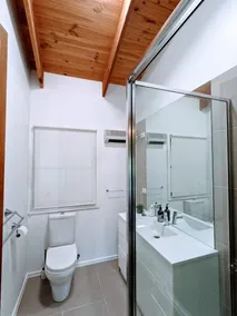 Two Mountains Lodge - Modern Alpine Retreat with Spa - 3mins to Mt Buller - Image 5