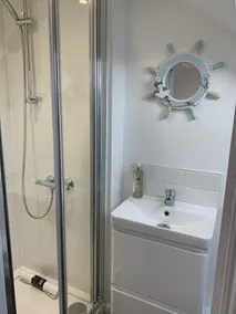 Stunning 3 bed 2 bath cottage yards from the beach sleeps 6-8  pet friendly - Image 3