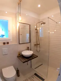 Luxury apartment in the city center with a large terrace, garden, private garage - Image 3