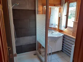 Cosy chalet with breathtaking views of the pond and valley in the Vosges mountains - Image 3