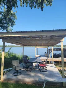 lake shower house with private boat dock free coffee wifi parking boat parking. - Image 5