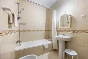 Appartamento Villas Brites nº4 con piscina condivisa, giardino condiviso, balcone e Wi-Fi - Image 3