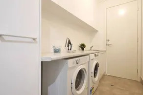 FEEL HAPPY & AT HOME HERE. No stairs. Modern designer space. Ducted A/C. Double garage. - Image 4