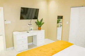 Cozy Luxury Hideaway With Free Wifi,Parking,Swimming Pool&Jacuzzi Near Negril 1b - Image 5
