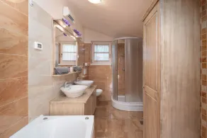 Villa for 8 people, pool, jacuzzi, panoramic sea view, large garden - Image 2