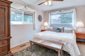 Quiet Mountainside home with amazing views just 15 minutes from skiing and town! - Image 4