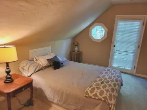 Guest House - Image 5