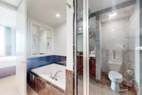 Beach-view 14th-floor condo with pool, tennis, hot tub, BBQ, gym, game room, W/D - Image 5