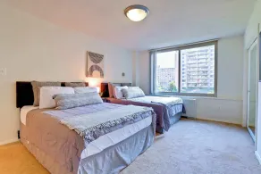 Modern Apt W Business Space & Gym - Image 5
