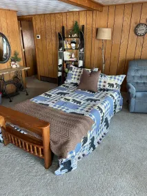 Quiet waterfront cabin near Tomahawk & Minocqua, Pet friendly - Image 3
