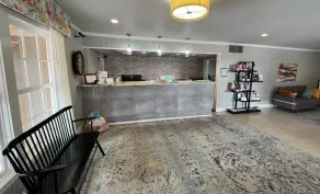 Sunday House Inn and Suites - Image 3