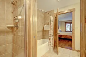 Luxe 2br 2ba - Rocky Mountain Views + Walk To Mainstreet 2 Bedroom Apts by RedAwning - Image 4