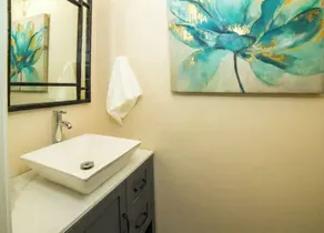 The Compound *sleeps 11*great beds*pet friendly* - Image 4