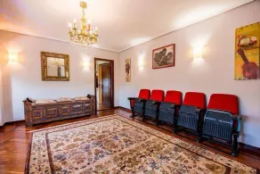 8 Chambres. 600 m2,Maison. 3000 m2 Jardin. 500 m2 de Parking. - Image 3