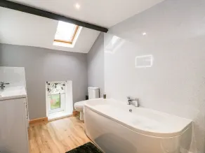 FELLSIDE COTTAGE, romantic, with open fire in Keswick - Image 5