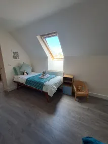 The Edge. Modern loft apartment in Yorkshire market town. - Image 5
