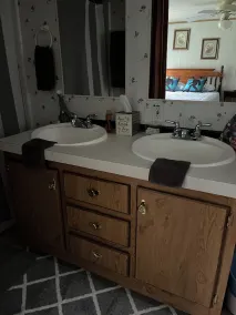 Bigfoot Hideaway at Lake Ft.Gibson - Image 4