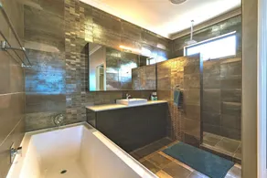 Stunning 2 storey property meters to Mindarie Marina - Image 3