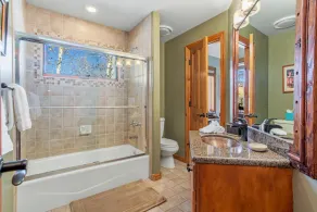 Private Hot Tub, 2 Living Areas with Fireplaces, Kitchen and Kitchenette, New Listing - Image 4