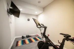 Luxury House in the heart of Old Town with Parking - Image 4