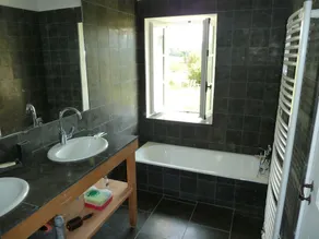 Beautiful family home - Image 2