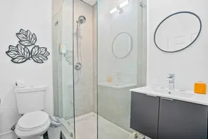 River House 4BR pool plus private parking - Image 4