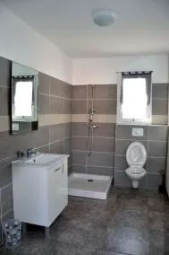 Apartment next to the sea 4 peoples-WIFI-TV-Air Conditioning-Moriani Haute-Corse - Image 4